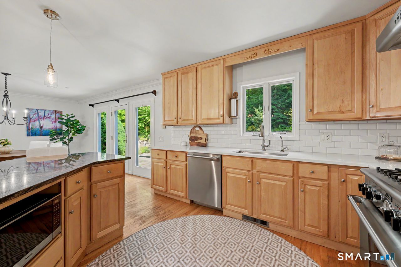 28 Goodridge Road Redding, CT 06896 - Photo 9 of 40