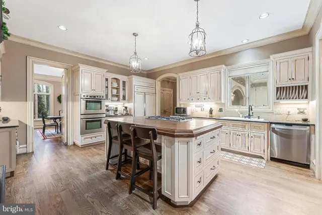 $2,649,900 | 606 Kentland Drive, Great Falls, VA 22066