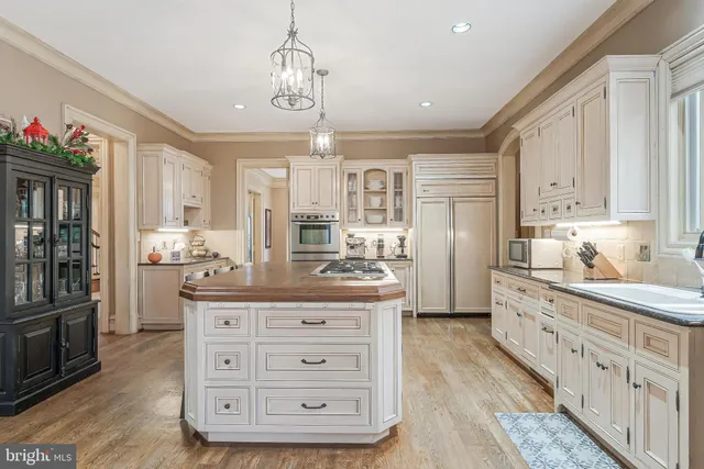 $2,649,900 | 606 Kentland Drive, Great Falls, VA 22066