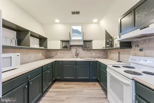 $2,649,900 | 606 Kentland Drive, Great Falls, VA 22066