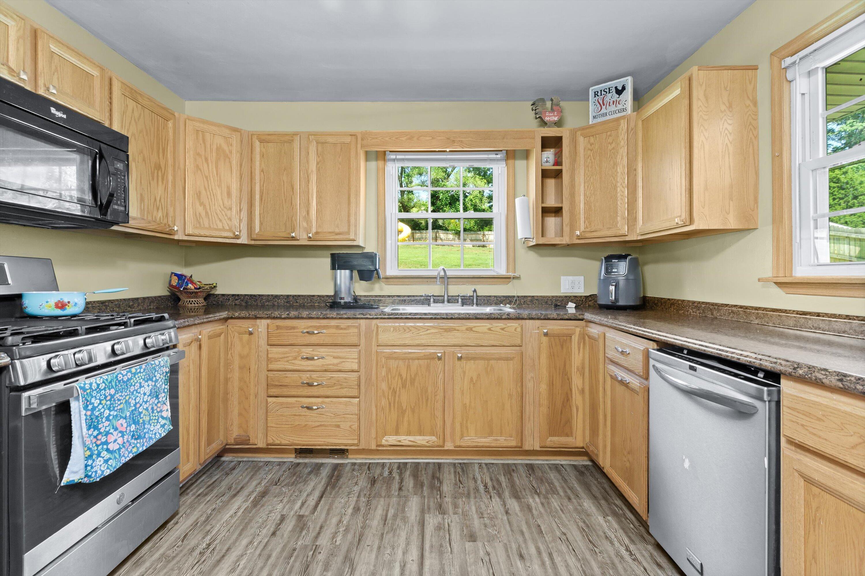 3300 Read Mountain Road Roanoke, VA 24019 - Photo 12 of 36 Kitchen