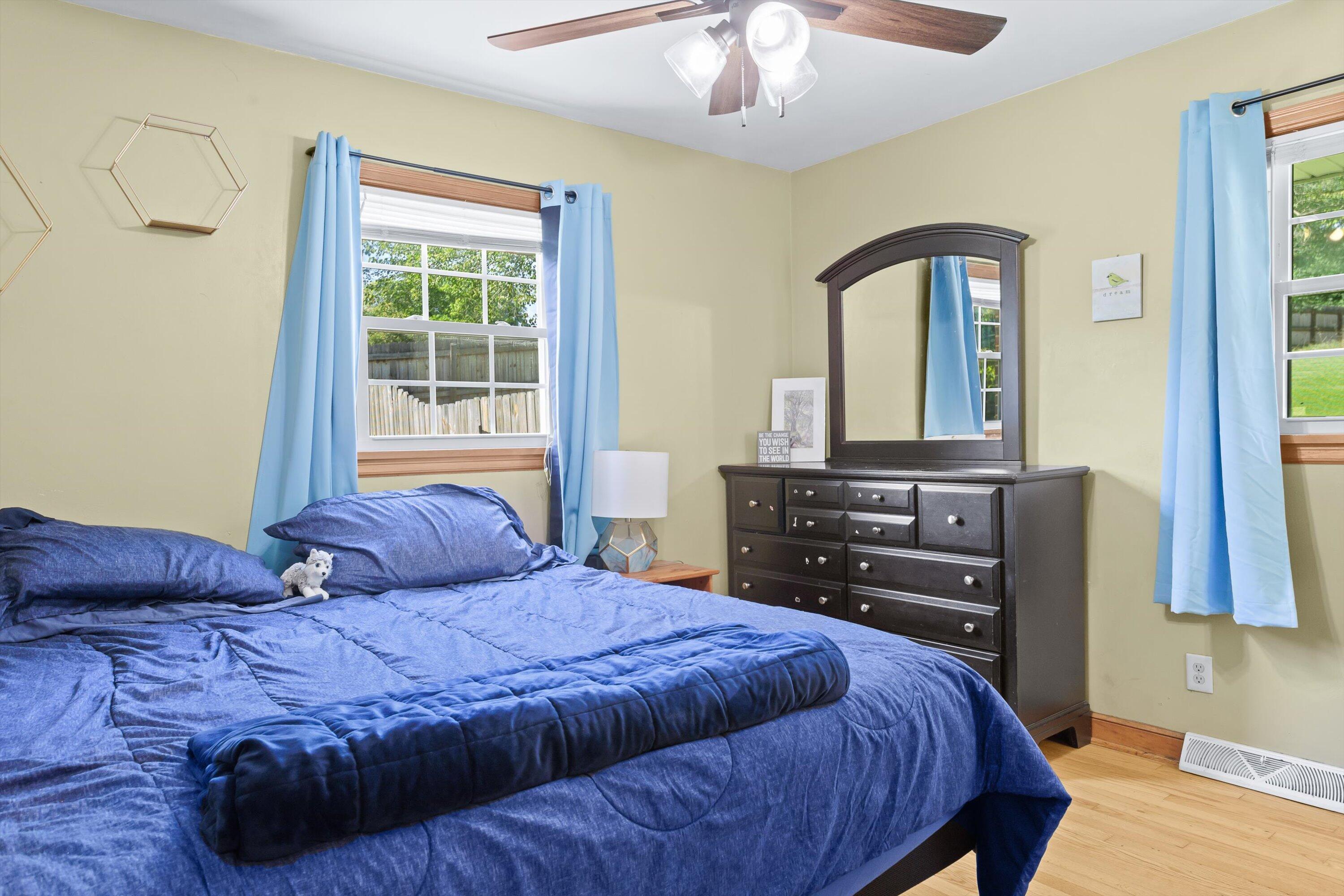 3300 Read Mountain Road Roanoke, VA 24019 - Photo 22 of 36 Primary bedroom