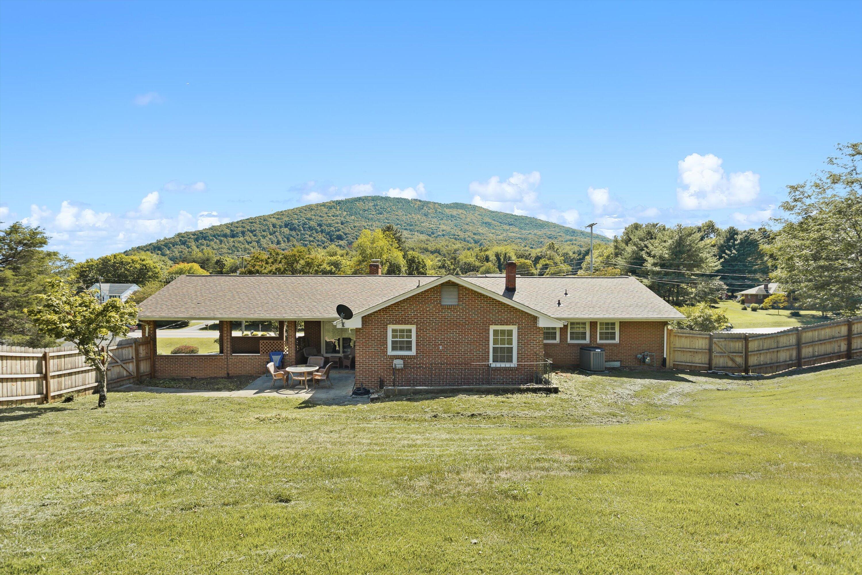 3300 Read Mountain Road Roanoke, VA 24019 - Photo 34 of 36 Back of house
