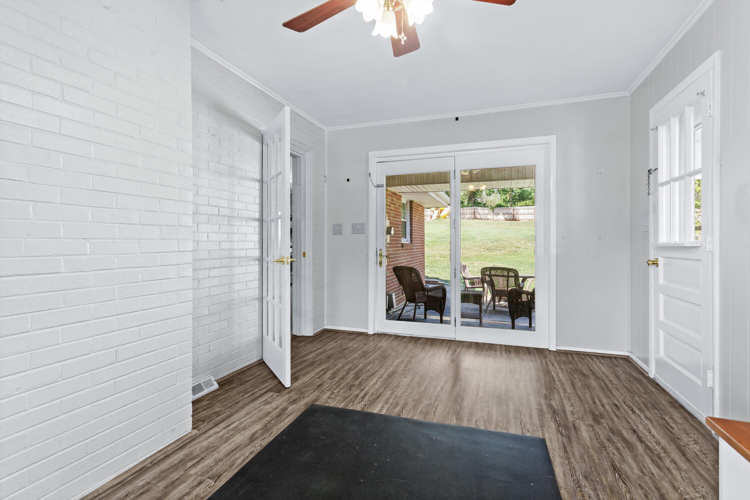 3300 Read Mountain Road Roanoke, VA 24019 - Photo 10 of 36 Mudroom