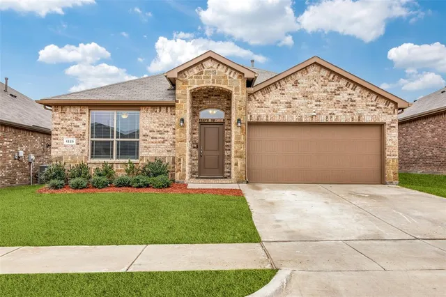 $2,300 | 1225 Bosque Lane, Weatherford, TX 76087