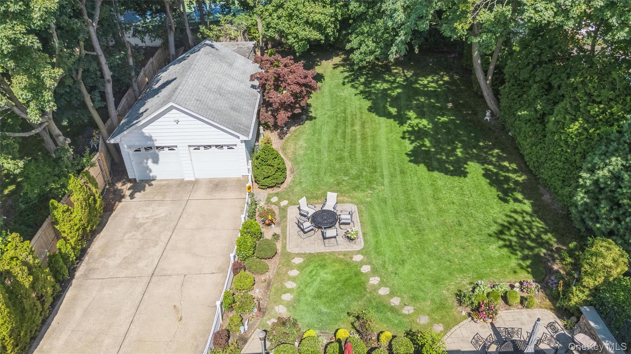 43 Beverly Road Merrick, NY 11566 - Photo 42 of 48 Gallery Image 42