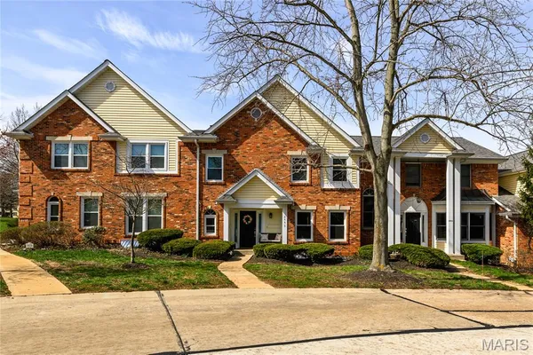 $340,000 | 2455 Clayborn Drive, Chesterfield, MO 63017