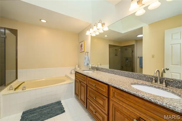 $340,000 | 2455 Clayborn Drive, Chesterfield, MO 63017