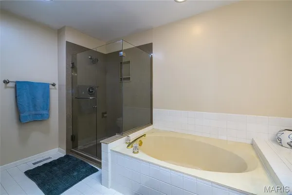 $340,000 | 2455 Clayborn Drive, Chesterfield, MO 63017