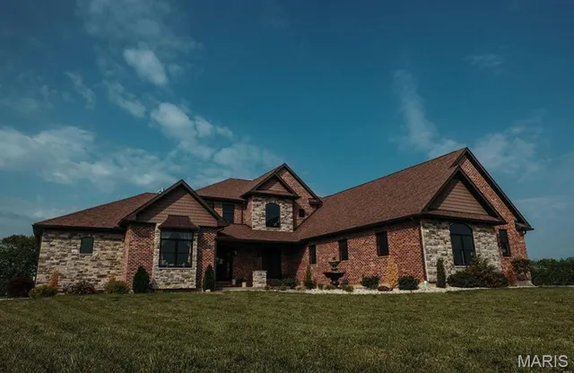$730,000 | 18968 Pike 9222, Bowling Green, MO 63334