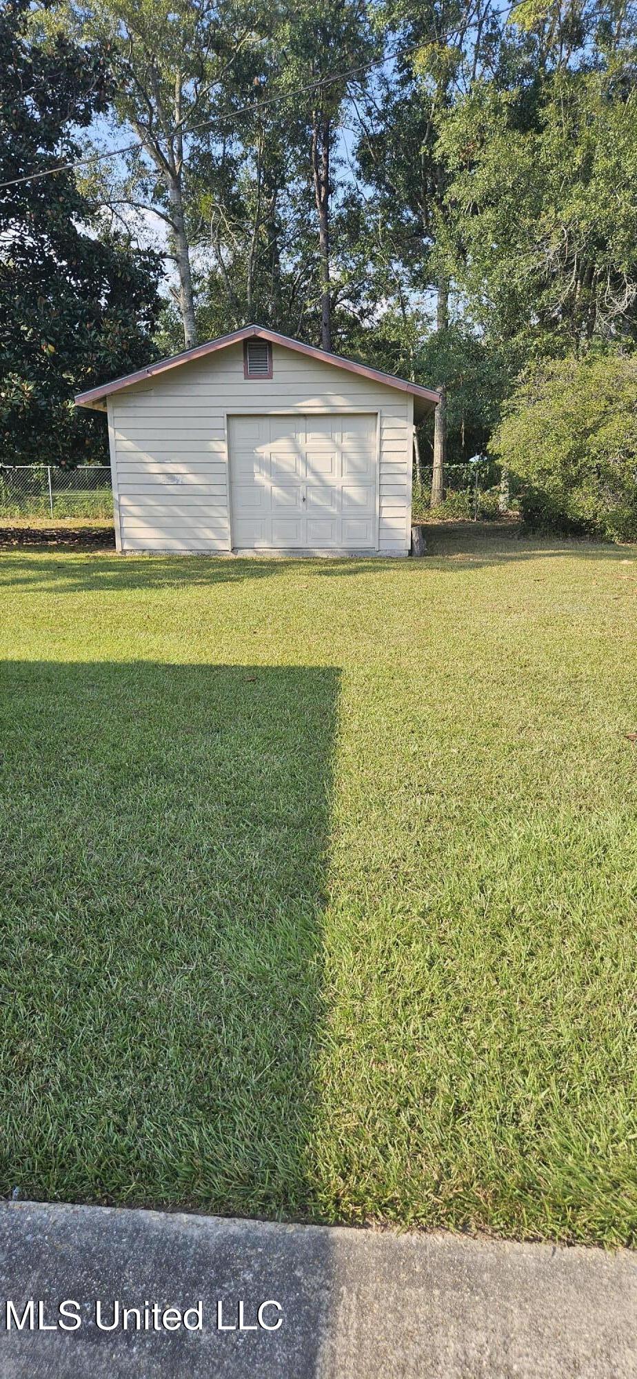 14030 Mays Road Gulfport, MS 39503 - Photo 5 of 26 20250915_161355