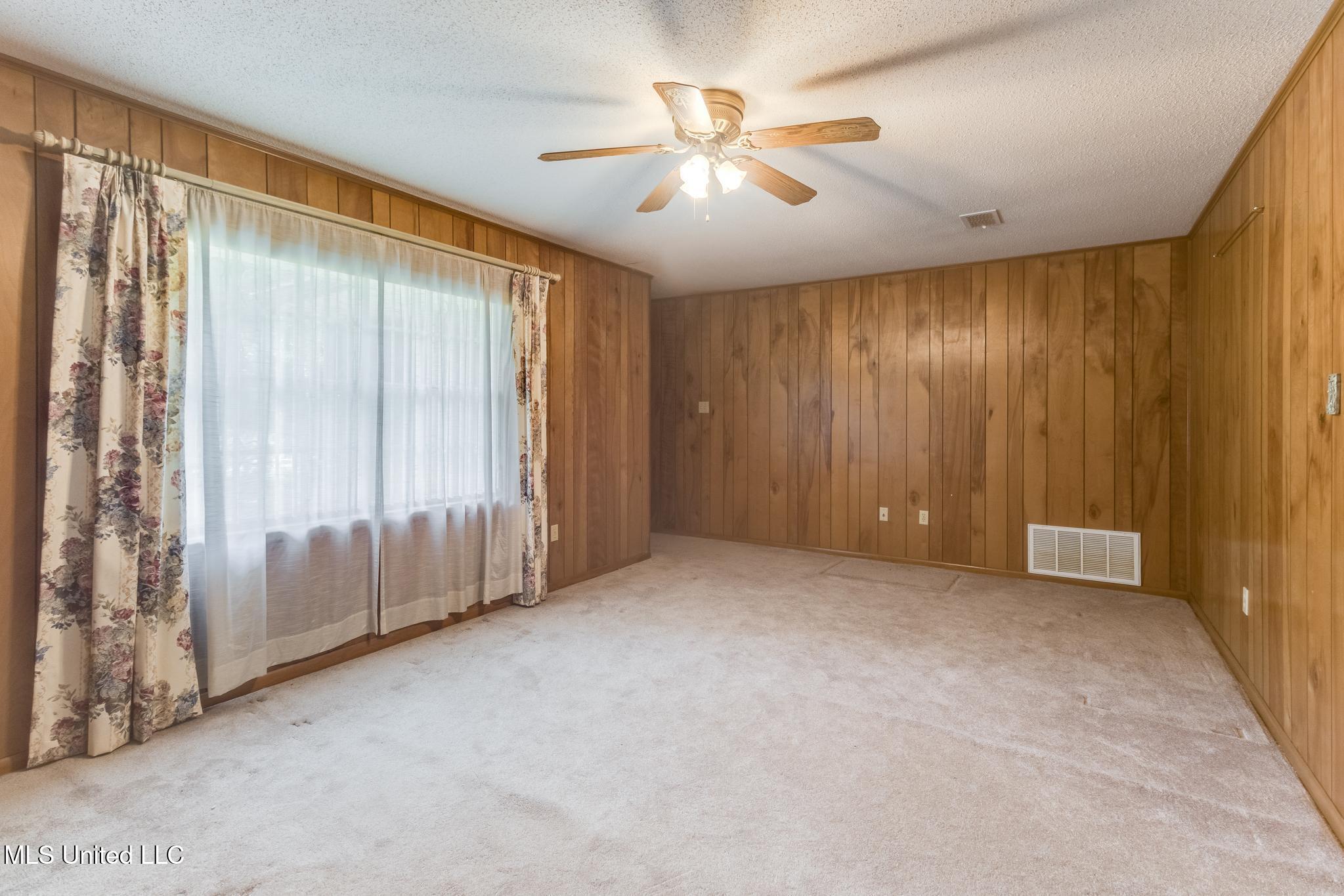 14030 Mays Road Gulfport, MS 39503 - Photo 8 of 26 IMG_0667