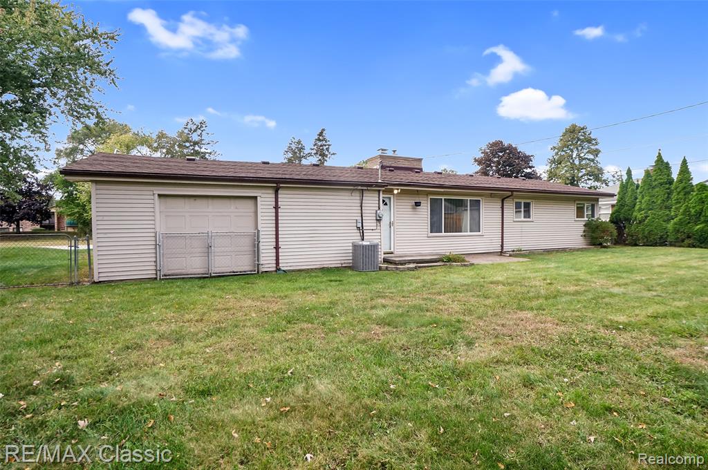 18248 Farmington Road Livonia, MI 48152 - Photo 27 of 30