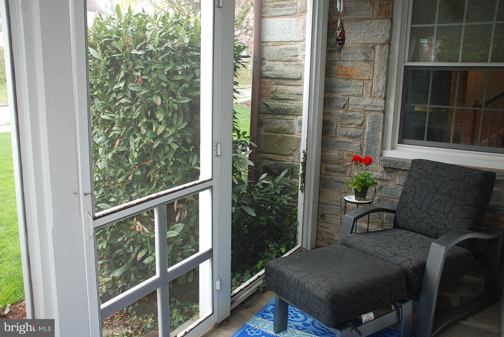 616 Hastings Road Baltimore, MD 21286 - Photo 18 of 23 a balcony with table and chairs and potted plants