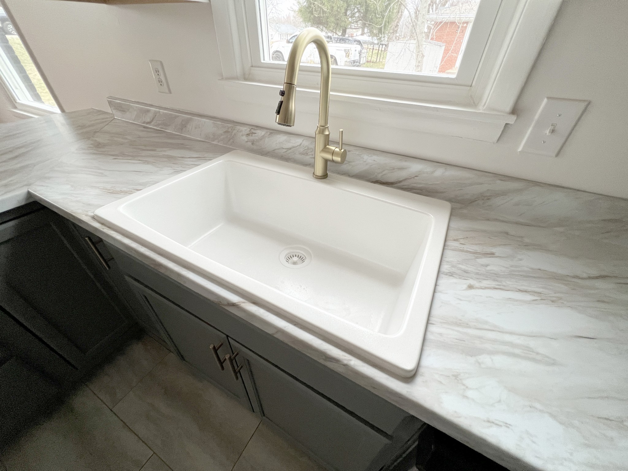 505 High Point Road Clarksville, TN 37042 - Photo 16 of 39 a close view of sink and window