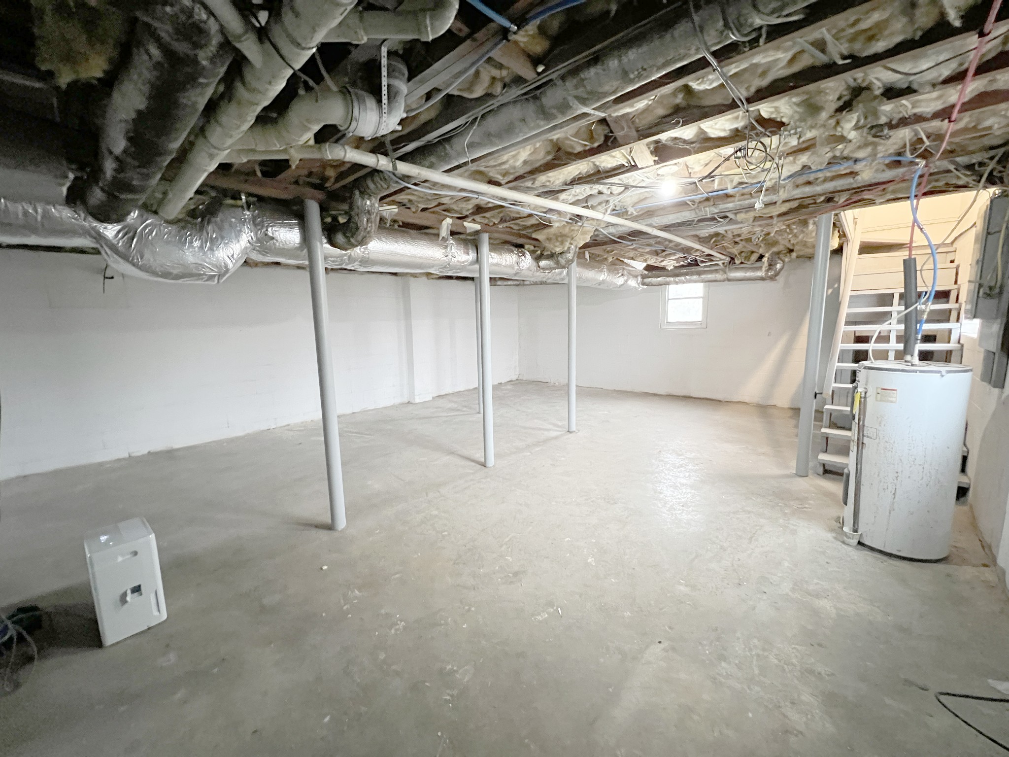 505 High Point Road Clarksville, TN 37042 - Photo 37 of 39 a view of a room with an empty space