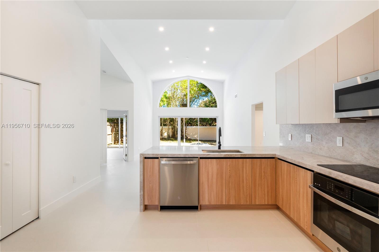 10831 Southwest 152nd Court Miami, FL 33196 - Photo 5 of 31