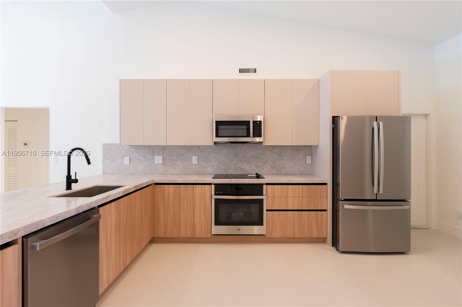 10831 Southwest 152nd Court Miami, FL 33196 - Photo 6 of 31