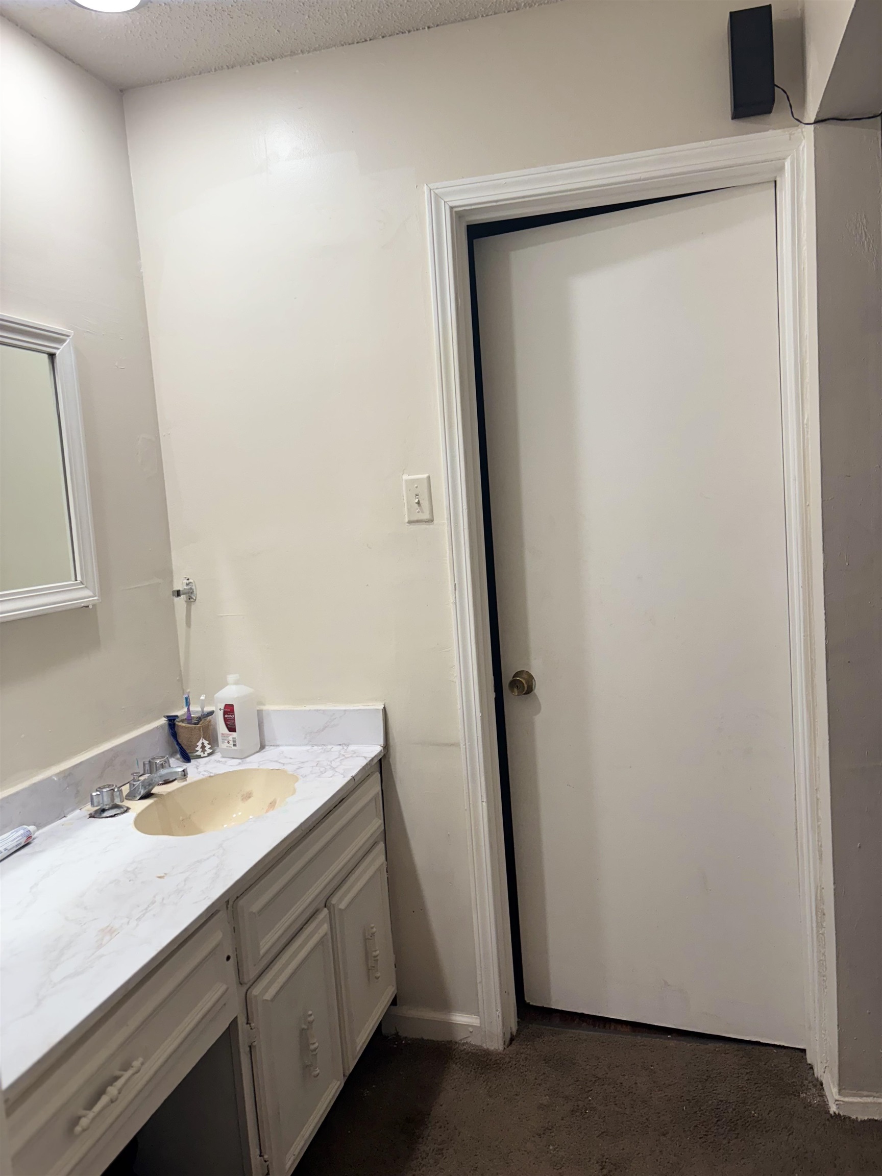 3626 Outland Road, Unit 86 Memphis, TN 38118 - Photo 15 of 24 a bathroom with a sink and a mirror