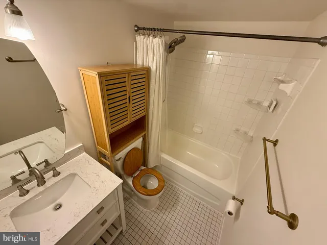 $2,675 | 345 Oakdale Place Northwest, Unit 103, Washington, DC 20001