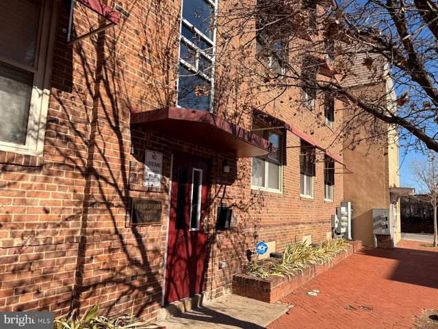 $2,675 | 345 Oakdale Place Northwest, Unit 103, Washington, DC 20001