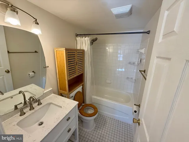$2,675 | 345 Oakdale Place Northwest, Unit 103, Washington, DC 20001