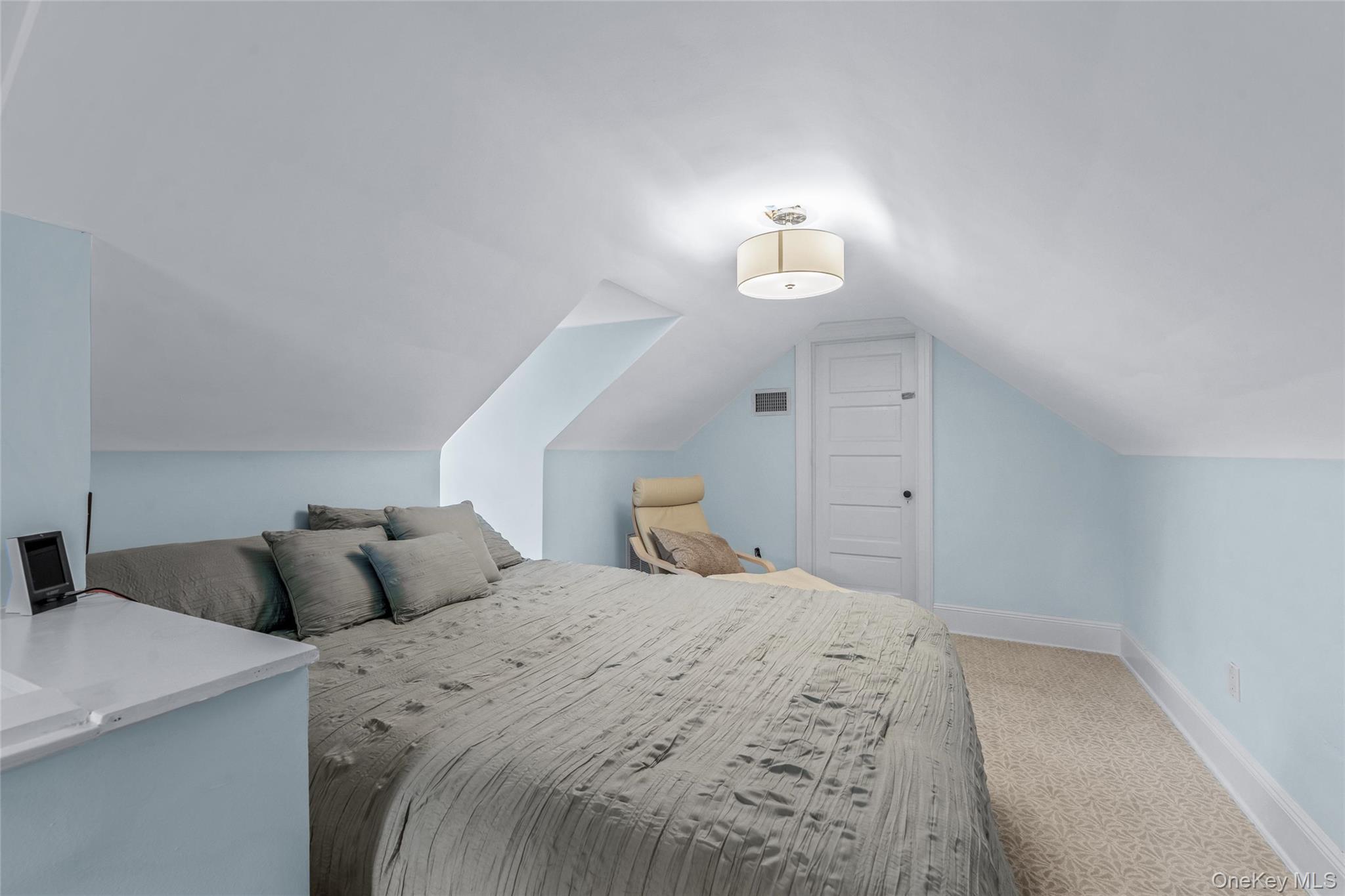 340 Manor Road Queens, NY 11363 - Photo 14 of 34