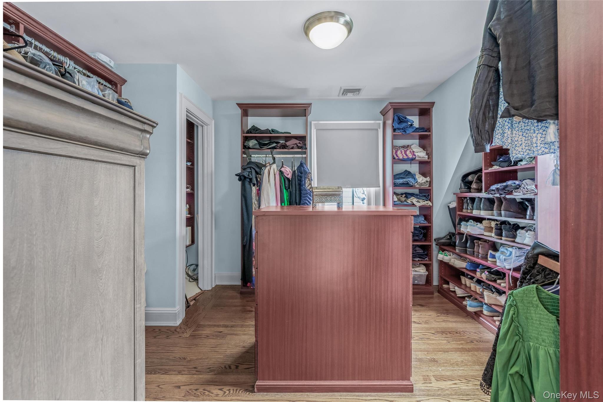 340 Manor Road Queens, NY 11363 - Photo 15 of 34