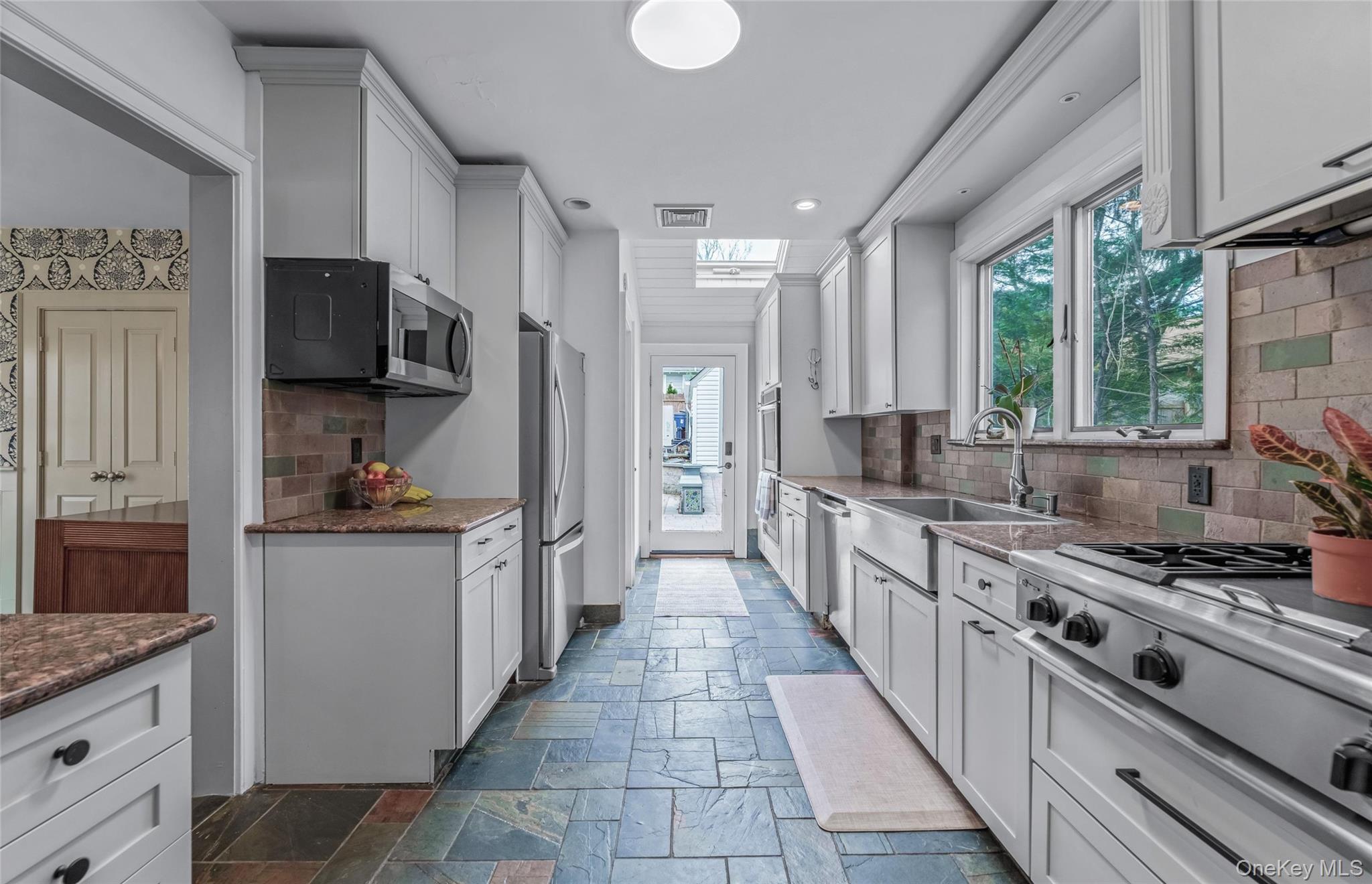 340 Manor Road Queens, NY 11363 - Photo 17 of 34