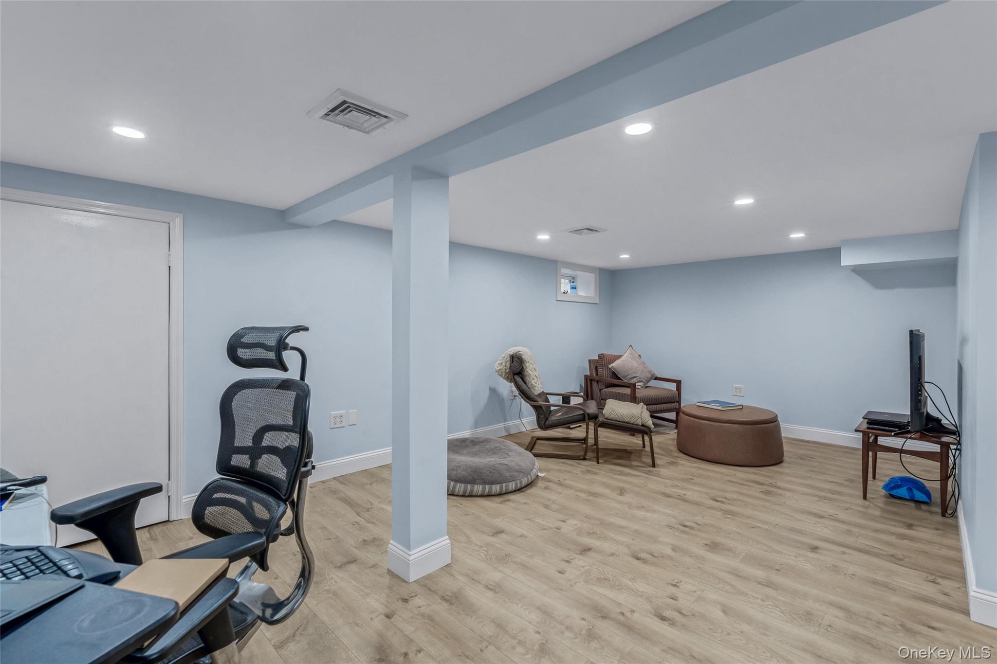 340 Manor Road Queens, NY 11363 - Photo 19 of 34