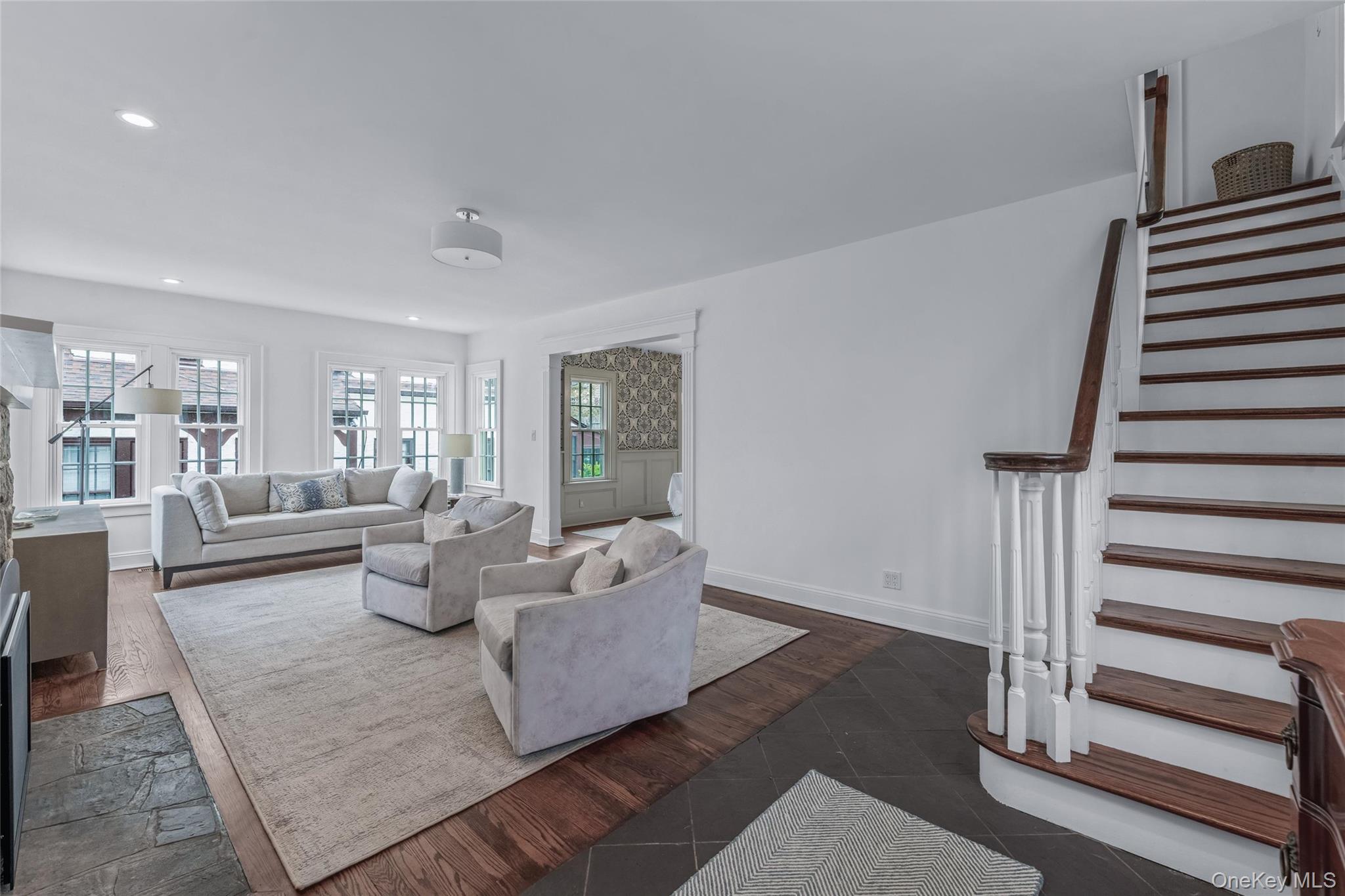 340 Manor Road Queens, NY 11363 - Photo 4 of 34