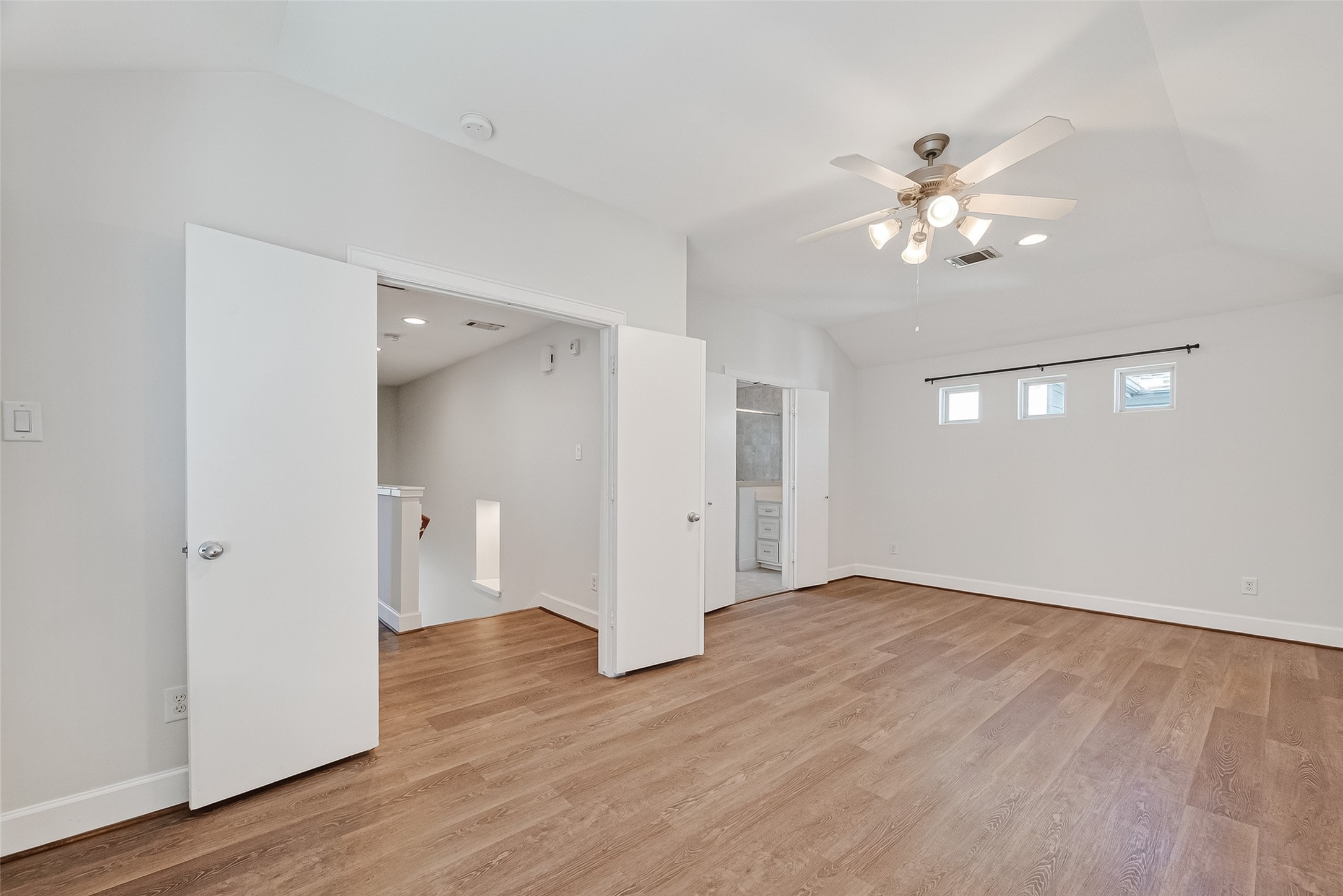 5951 S Loop East, Unit 47 Houston, TX 77033 - Photo 16 of 37 The Primary has a big walk-in closet and beautiful en-suite full bath.