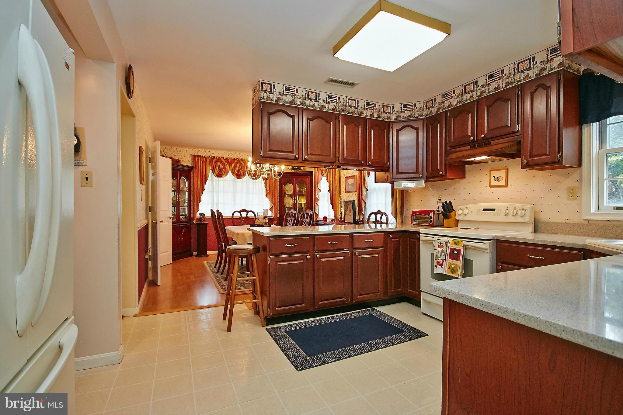 10303 Browns Mill Road Vienna, VA 22182 - Photo 5 of 27 Kitchen