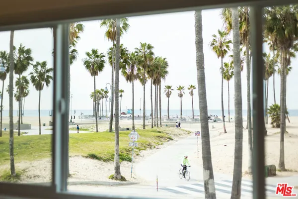 $2,850 | 1313 Ocean Front Walk, Unit 10, Venice, CA 90291