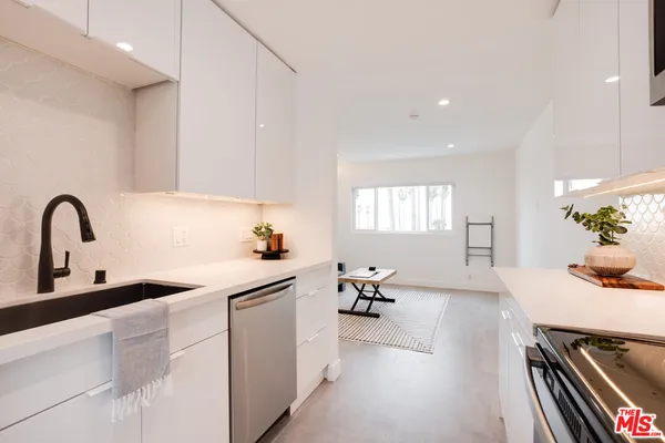 $2,850 | 1313 Ocean Front Walk, Unit 10, Venice, CA 90291