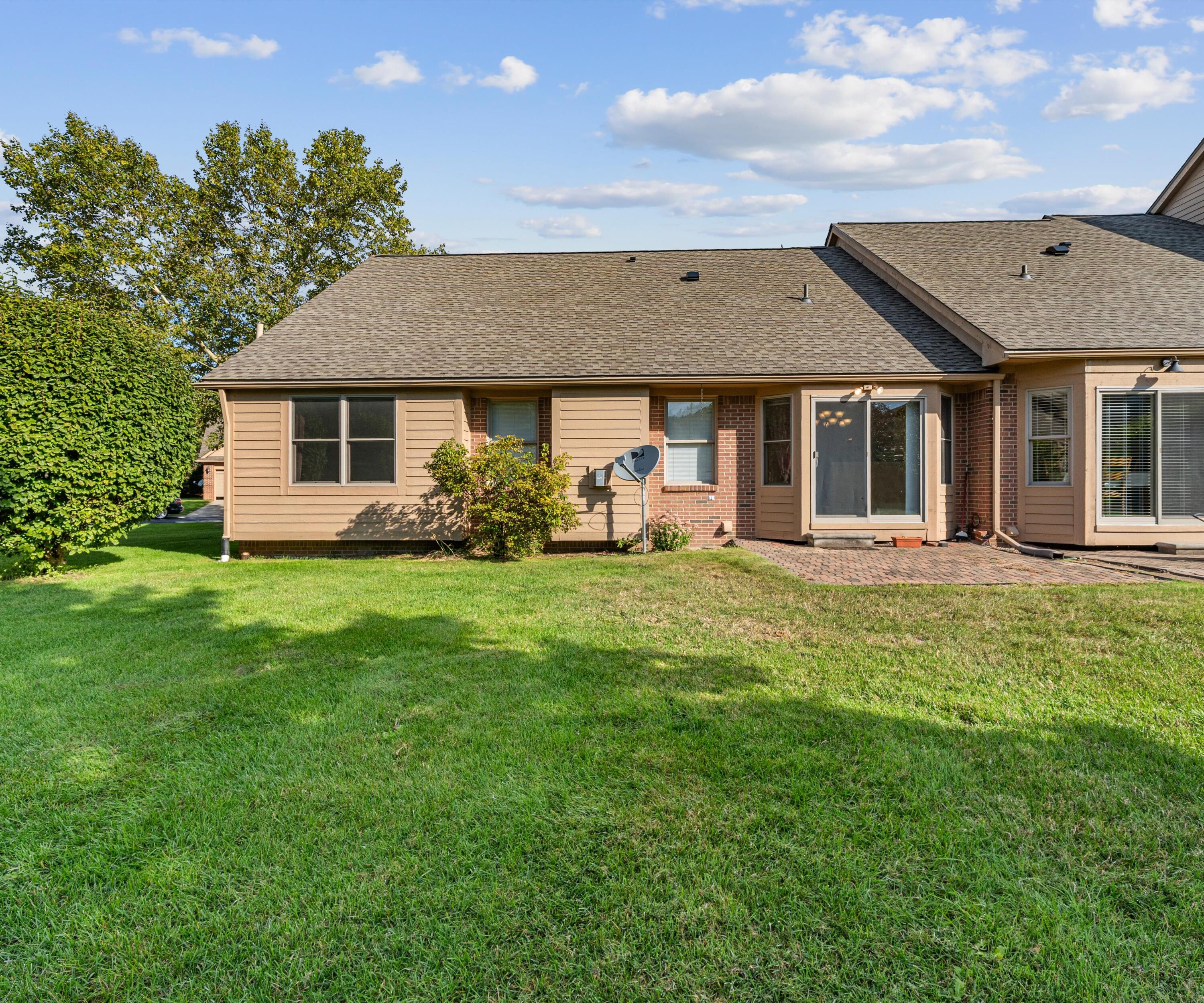 22431 Timber Ridge Court Woodhaven, MI 48183 - Photo 4 of 29 39-DSC09530