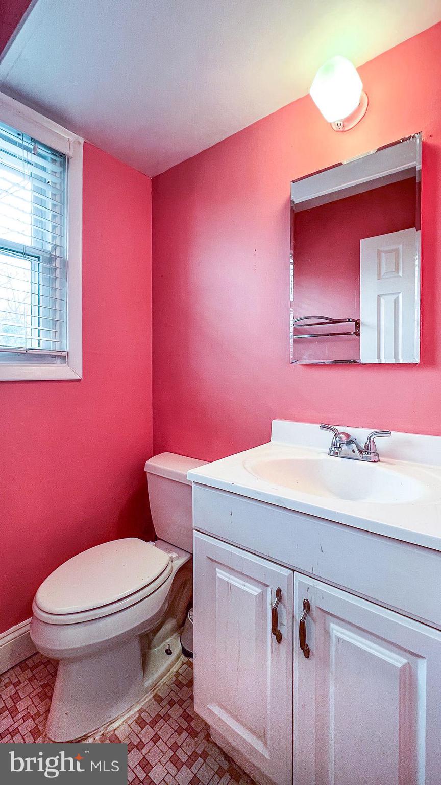 7021 96th Place Lanham, MD 20706 - Photo 59 of 62 Bathroom