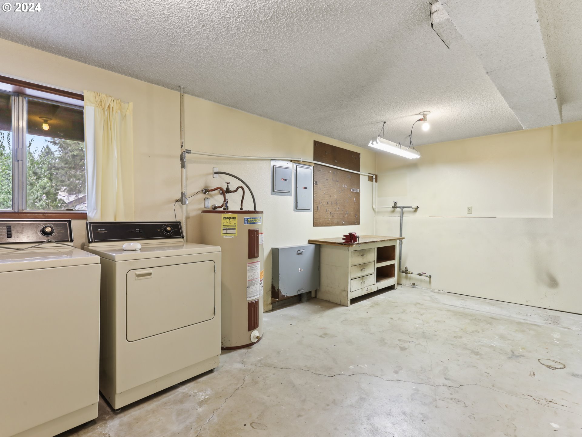 2002 Northwest 127th Street Vancouver, WA 98685 - Photo 28 of 33 a utility room with dryer and washer