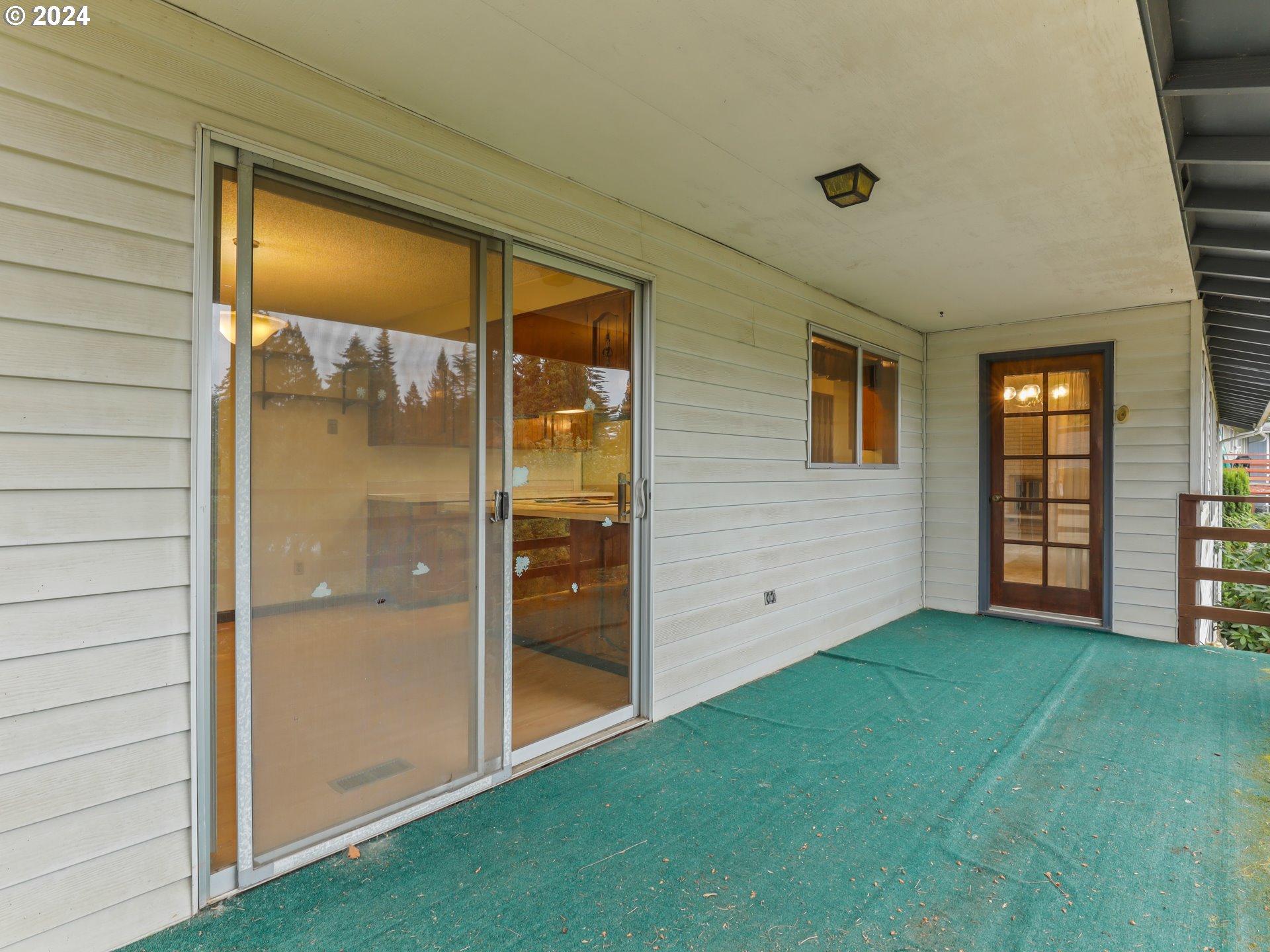 2002 Northwest 127th Street Vancouver, WA 98685 - Photo 9 of 33 a view of an entryway of the house