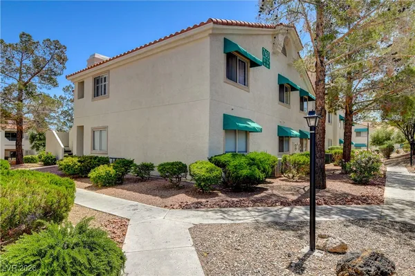 $1,600 | 760 Hunters Creek Lane, Unit 104, Las Vegas, NV 89145