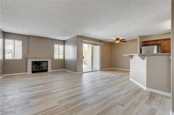 $1,600 | 760 Hunters Creek Lane, Unit 104, Las Vegas, NV 89145