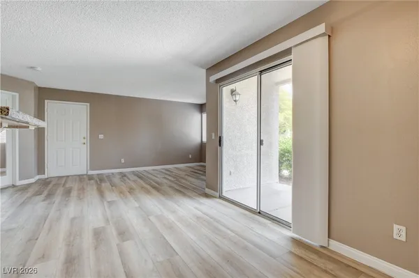 $1,600 | 760 Hunters Creek Lane, Unit 104, Las Vegas, NV 89145