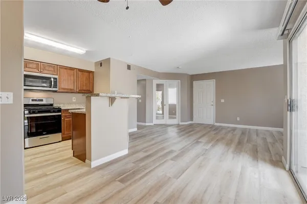 $1,600 | 760 Hunters Creek Lane, Unit 104, Las Vegas, NV 89145