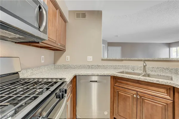 $1,600 | 760 Hunters Creek Lane, Unit 104, Las Vegas, NV 89145