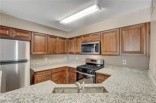 $1,600 | 760 Hunters Creek Lane, Unit 104, Las Vegas, NV 89145