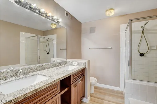 $1,600 | 760 Hunters Creek Lane, Unit 104, Las Vegas, NV 89145