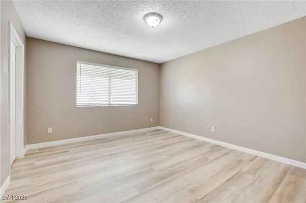 $1,600 | 760 Hunters Creek Lane, Unit 104, Las Vegas, NV 89145