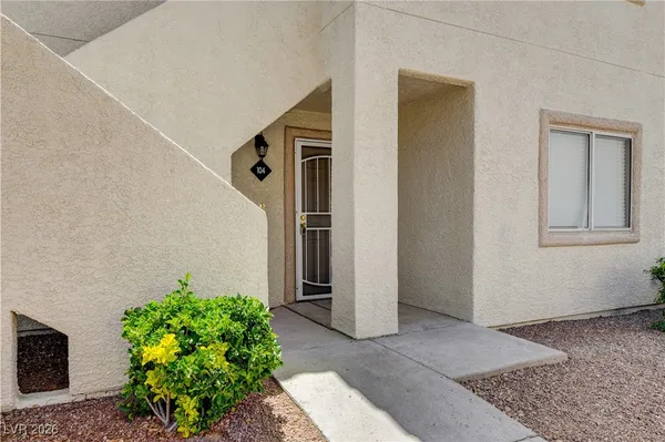 $1,600 | 760 Hunters Creek Lane, Unit 104, Las Vegas, NV 89145