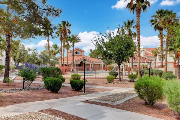 $1,600 | 760 Hunters Creek Lane, Unit 104, Las Vegas, NV 89145