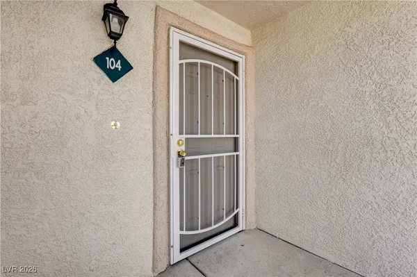 $1,600 | 760 Hunters Creek Lane, Unit 104, Las Vegas, NV 89145
